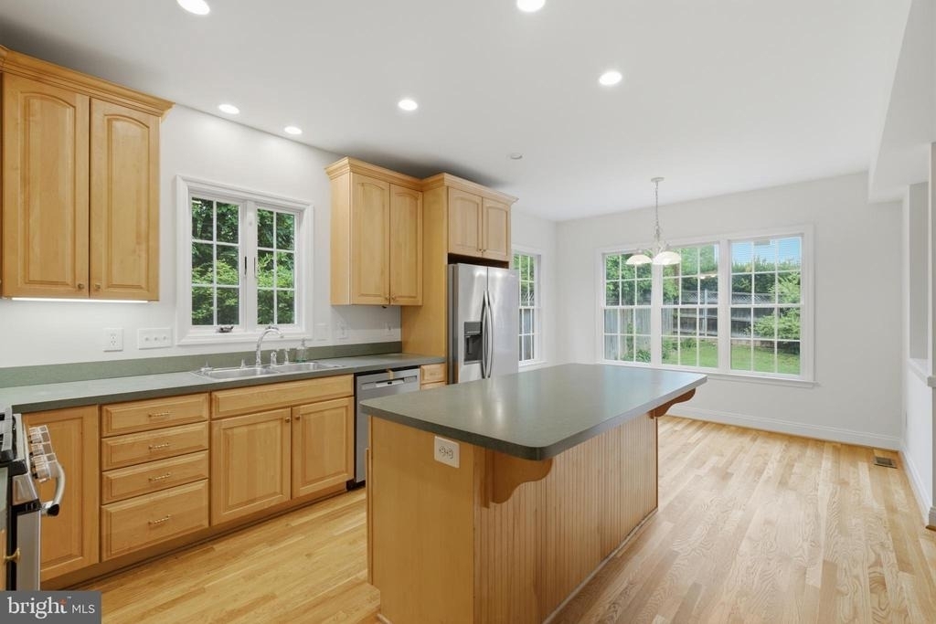 4403 19th Street N - Photo 13