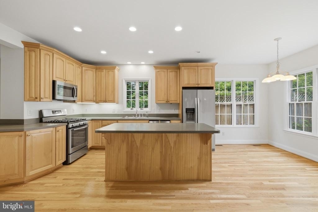 4403 19th Street N - Photo 14