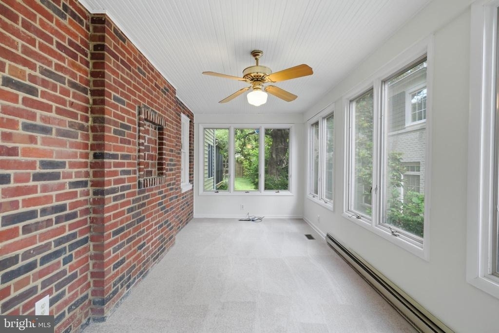 4403 19th Street N - Photo 7