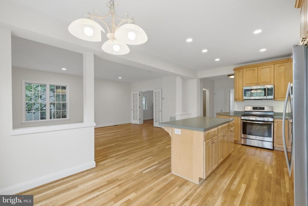 4403 19th Street N - Photo 17