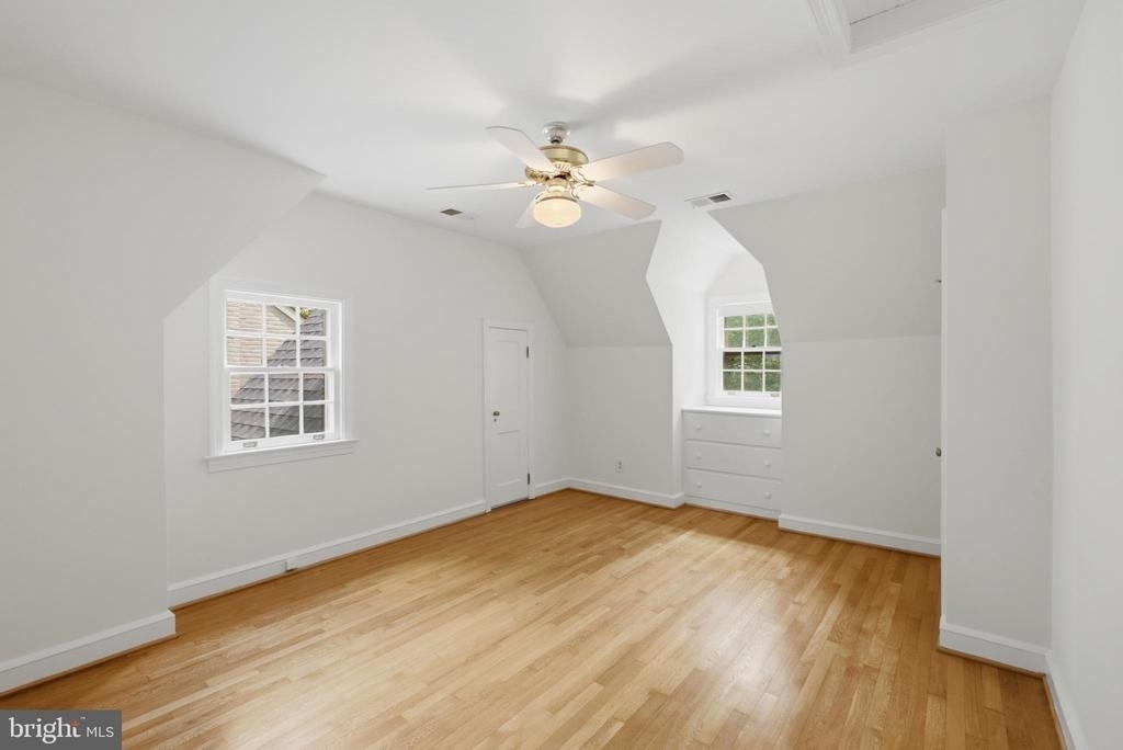 4403 19th Street N - Photo 22