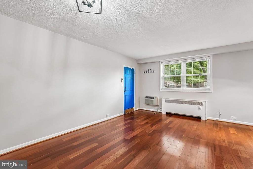 4304 Pershing Drive N - Photo 2