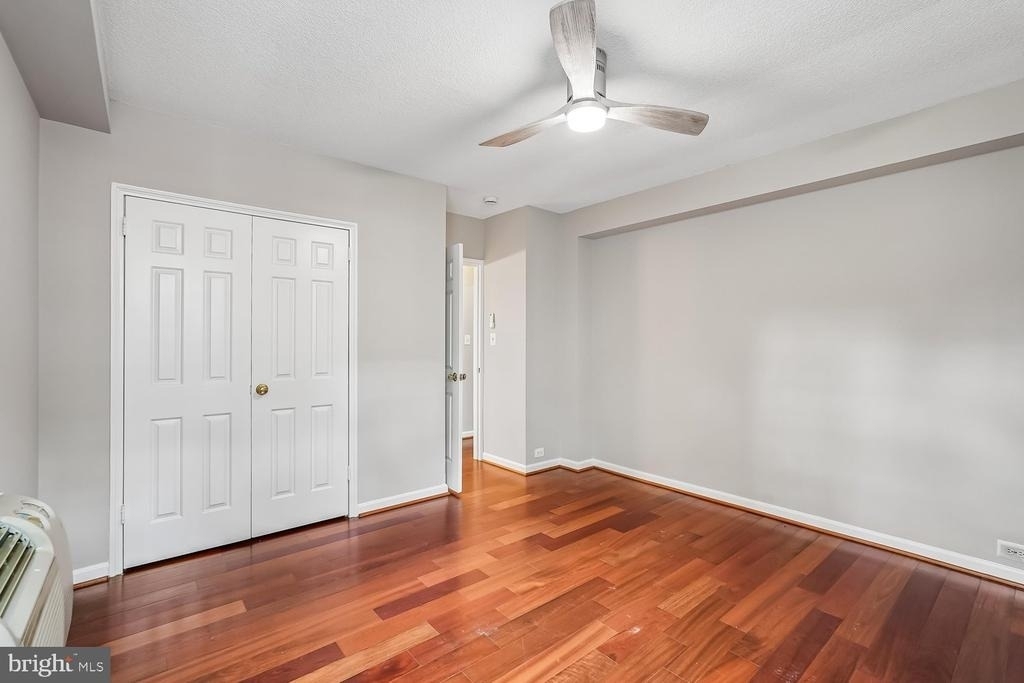 4304 Pershing Drive N - Photo 19