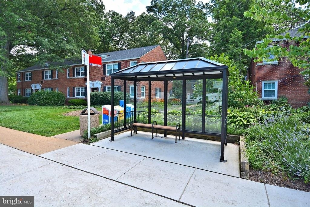 4304 Pershing Drive N - Photo 30