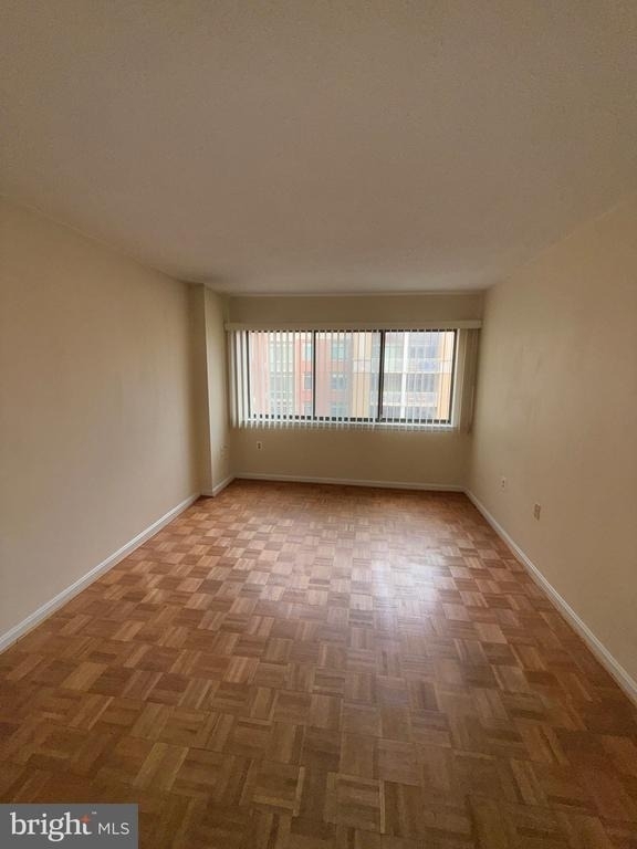 1301 N Courthouse Road N - Photo 11