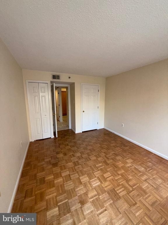 1301 N Courthouse Road N - Photo 10