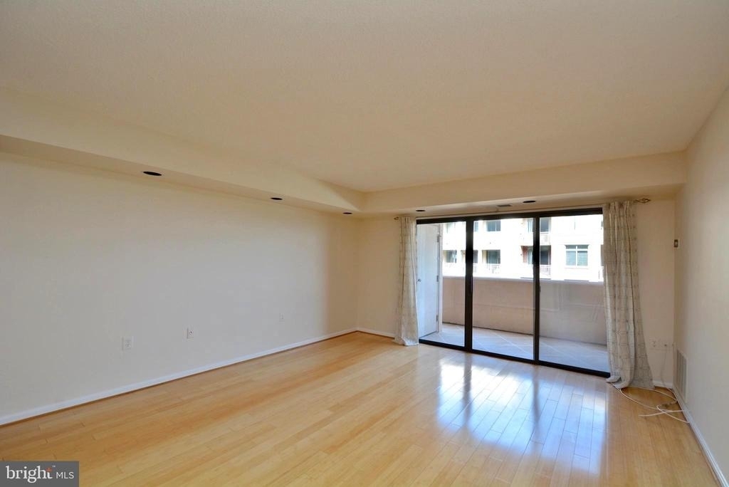 1301 Courthouse Road N - Photo 10