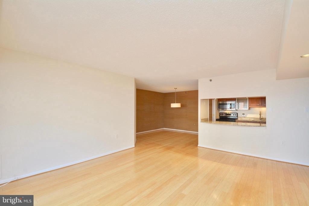 1301 Courthouse Road N - Photo 9
