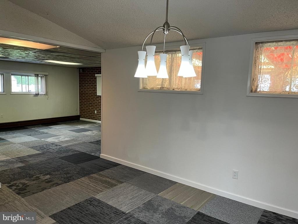2817 Nestling Road - Photo 8