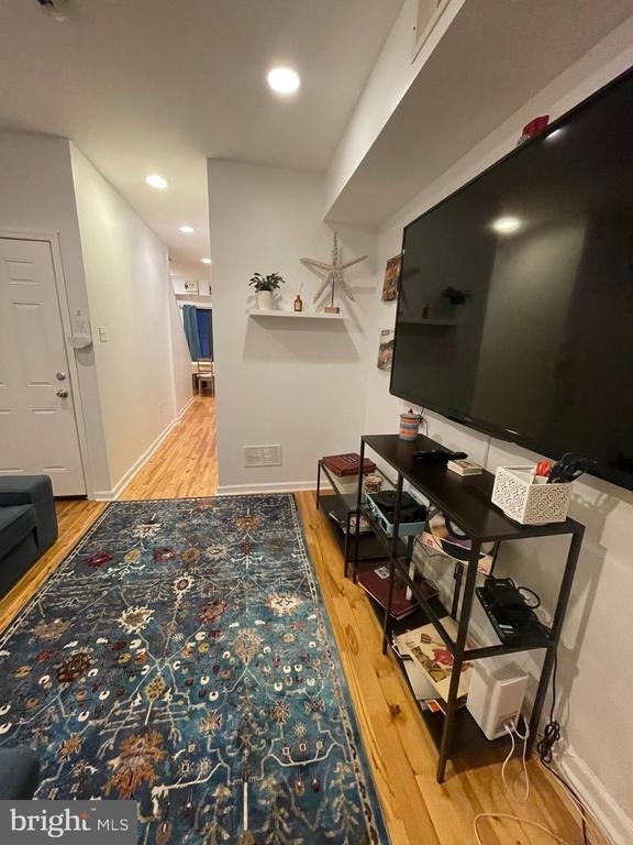 217 W Girard Avenue - Photo 9