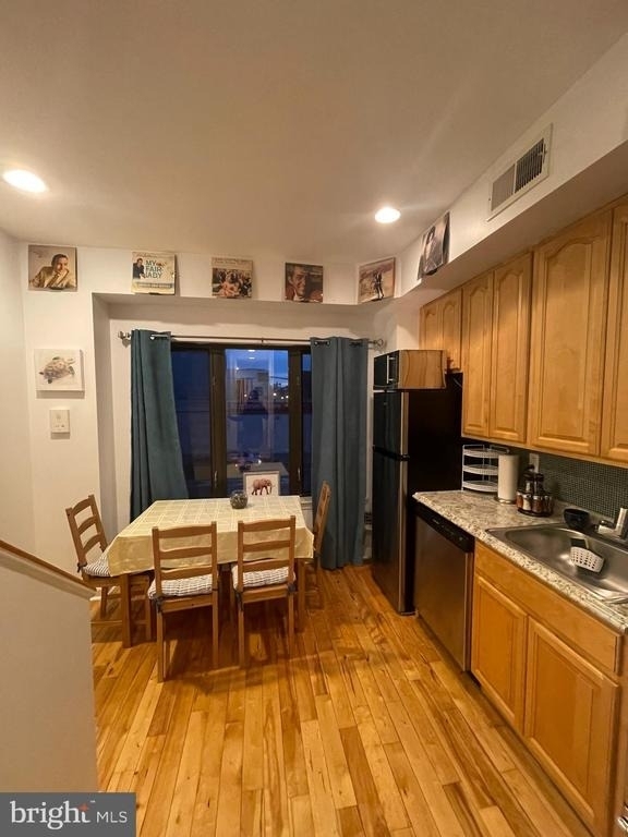 217 W Girard Avenue - Photo 7