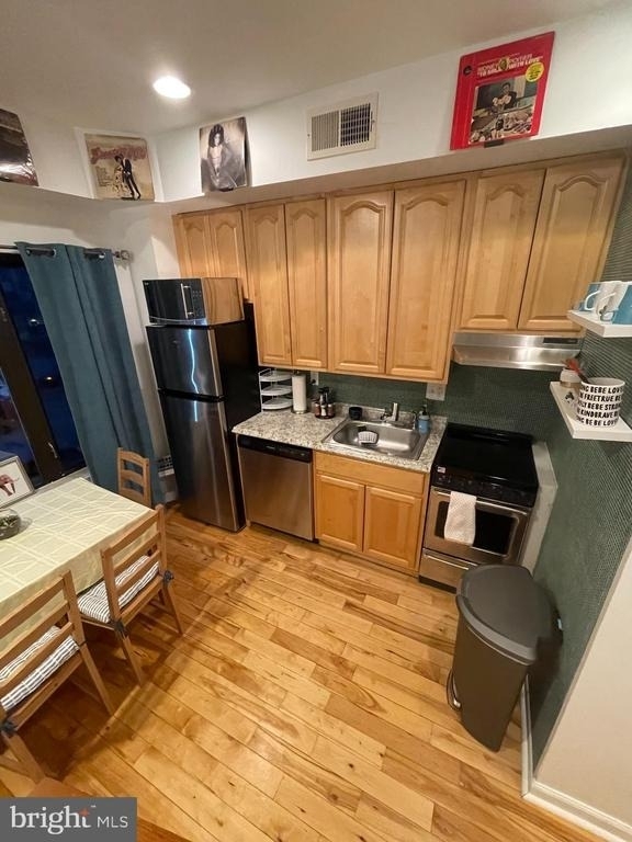 217 W Girard Avenue - Photo 11
