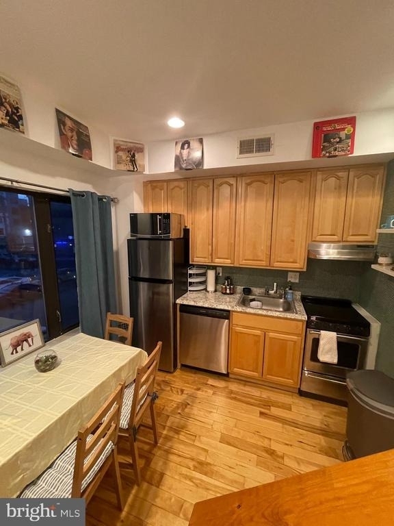 217 W Girard Avenue - Photo 8