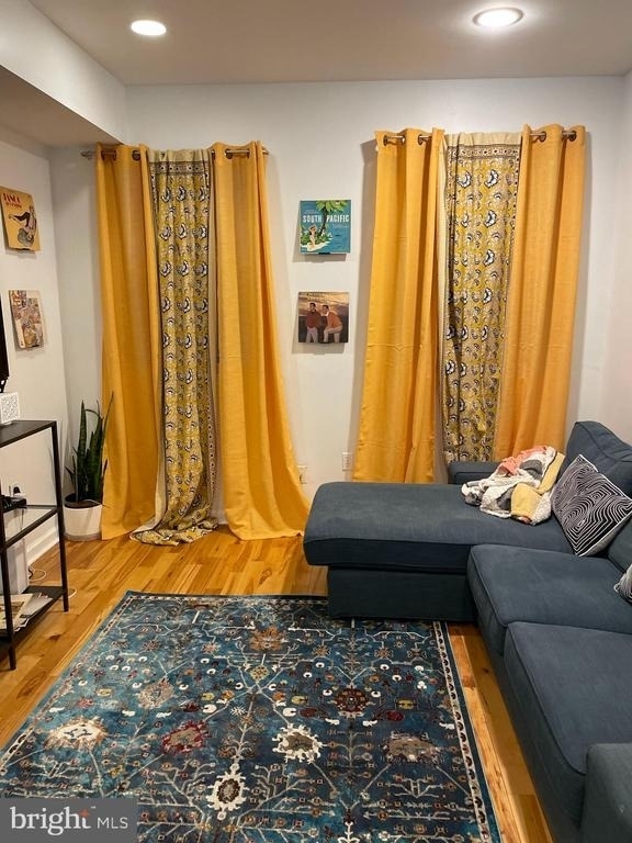 217 W Girard Avenue - Photo 2