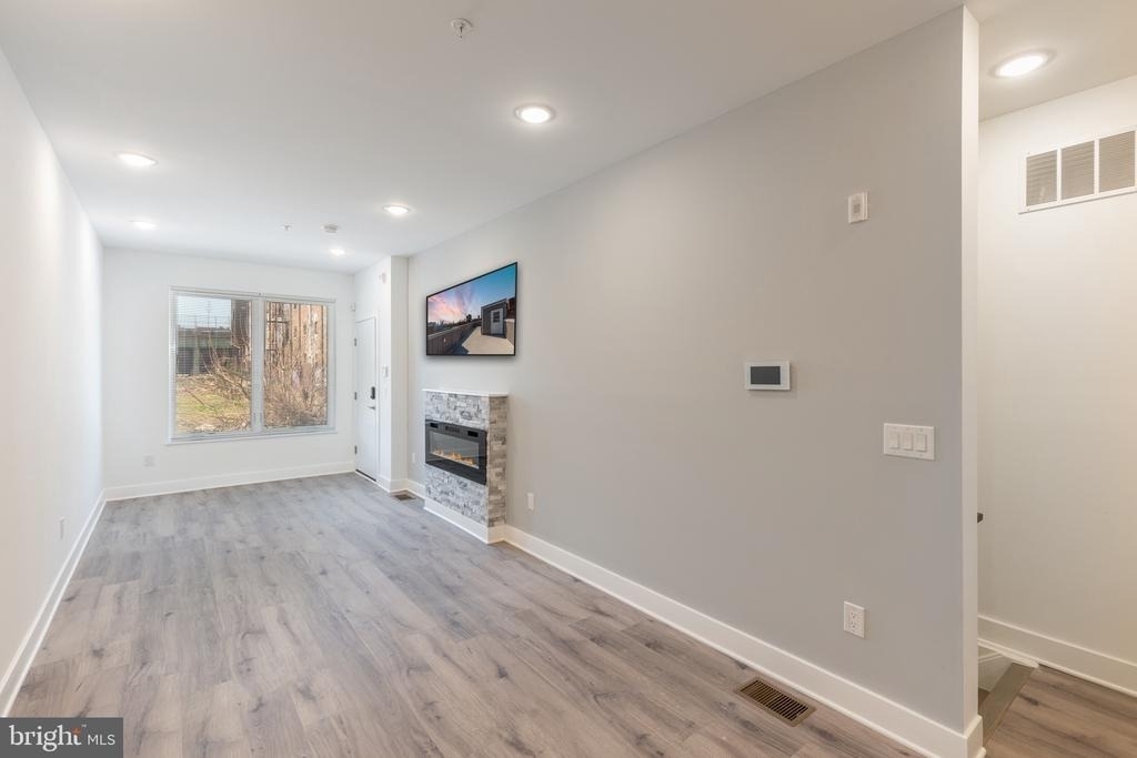 1423 N 8th Street - Photo 2