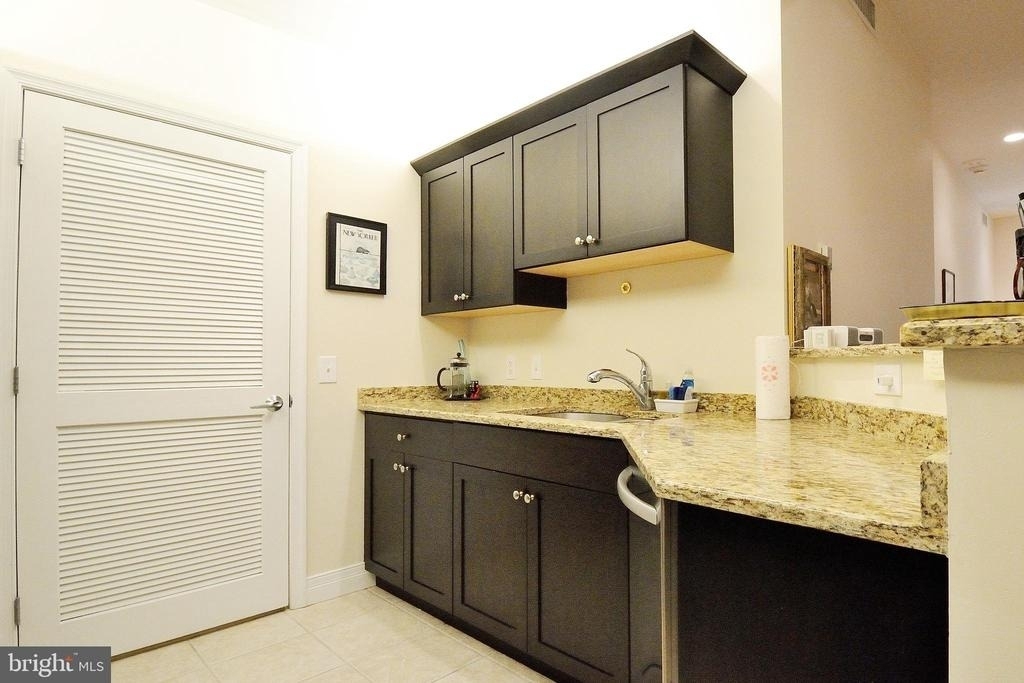 1600 Arch Street - Photo 6
