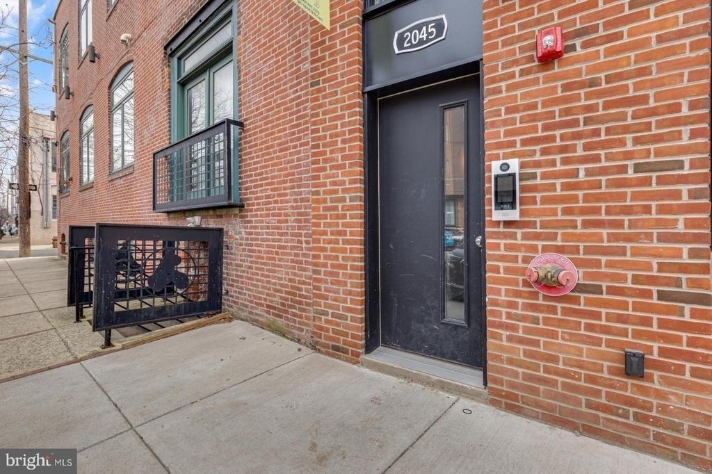 2045 Trenton Avenue - Photo 20