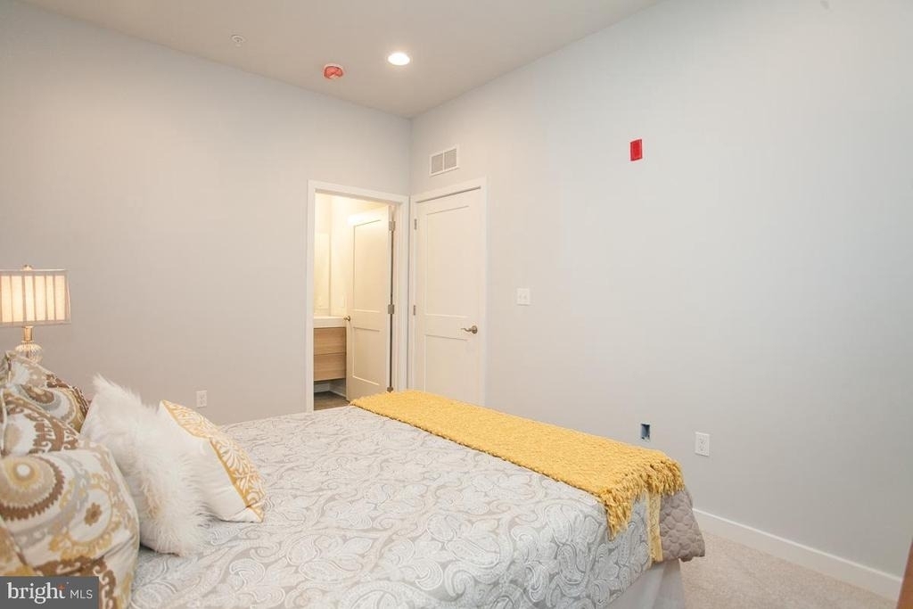 5938 Henry Avenue - Photo 10
