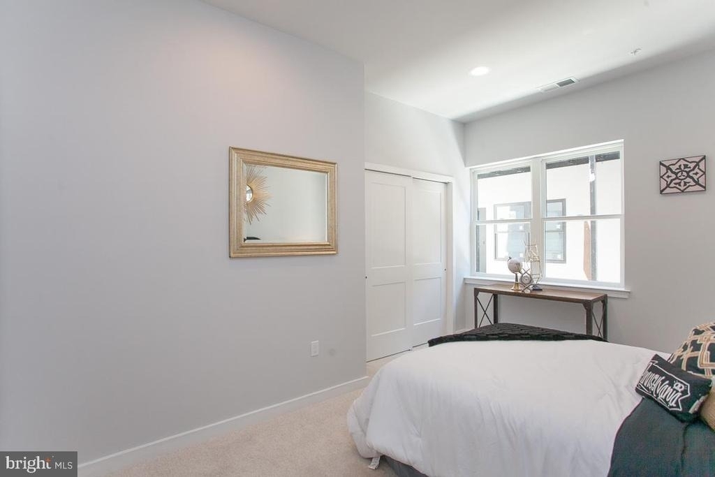 5938 Henry Avenue - Photo 6