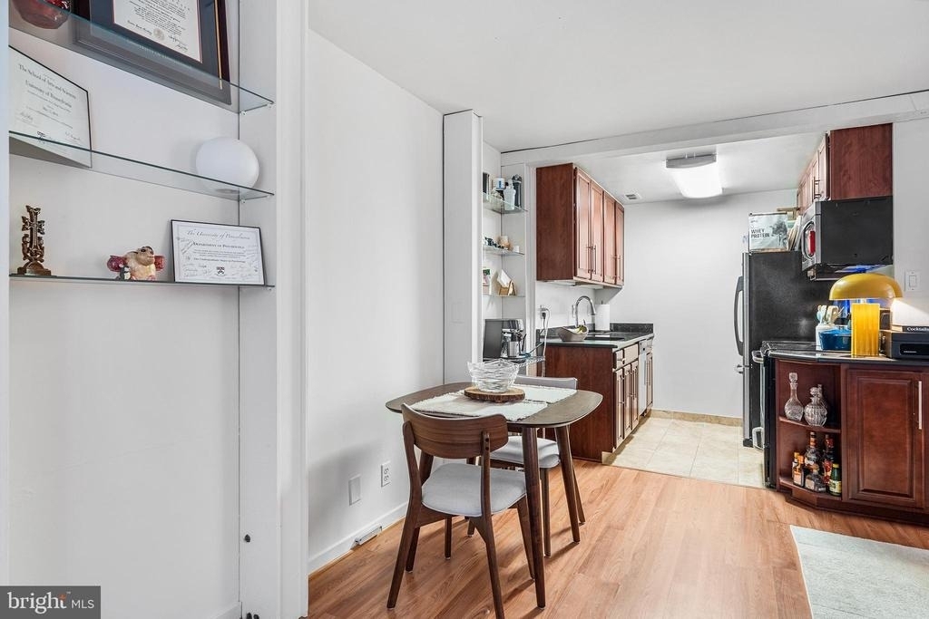 224 W Rittenhouse Square - Photo 13