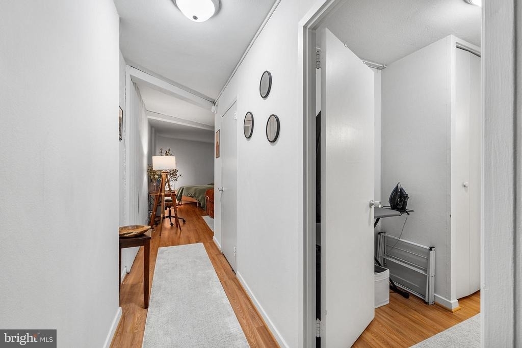 224 W Rittenhouse Square - Photo 2