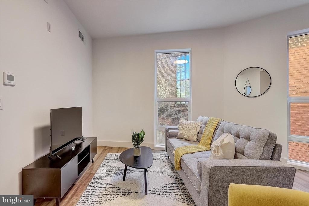 3029 W Glenwood Avenue - Photo 10