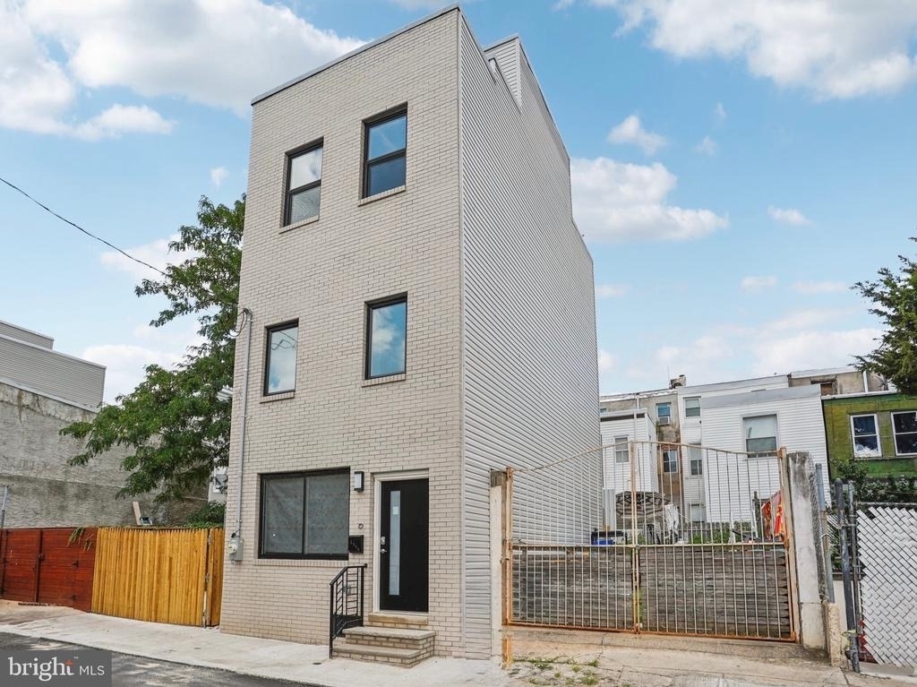 2225 N Waterloo Street - Photo 1
