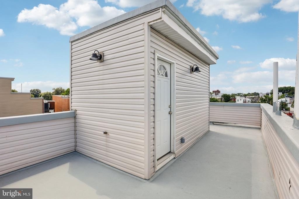 2225 N Waterloo Street - Photo 30
