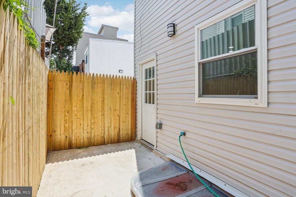 2225 N Waterloo Street - Photo 35