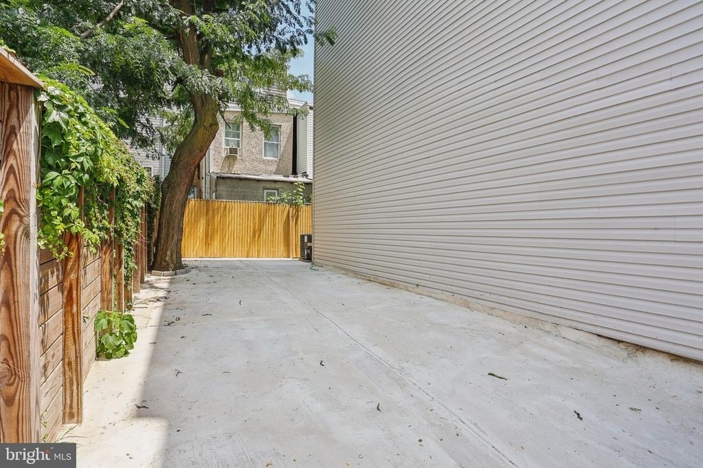 2225 N Waterloo Street - Photo 34