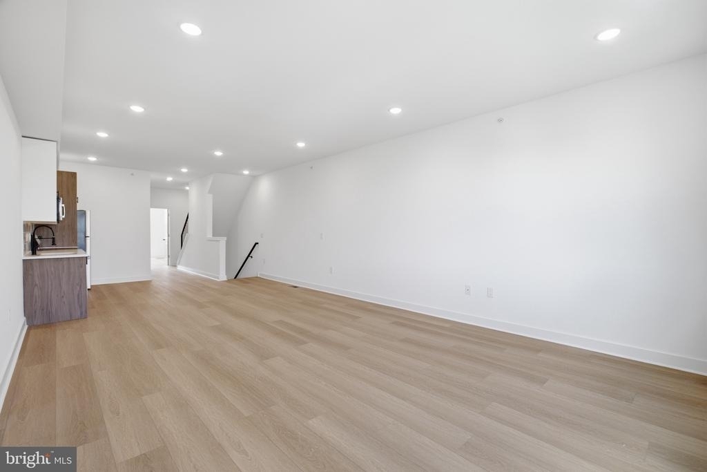 3931 Fairmount Avenue - Photo 11