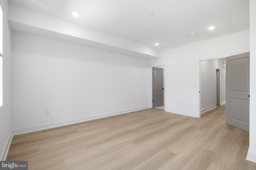 3931 Fairmount Avenue - Photo 2