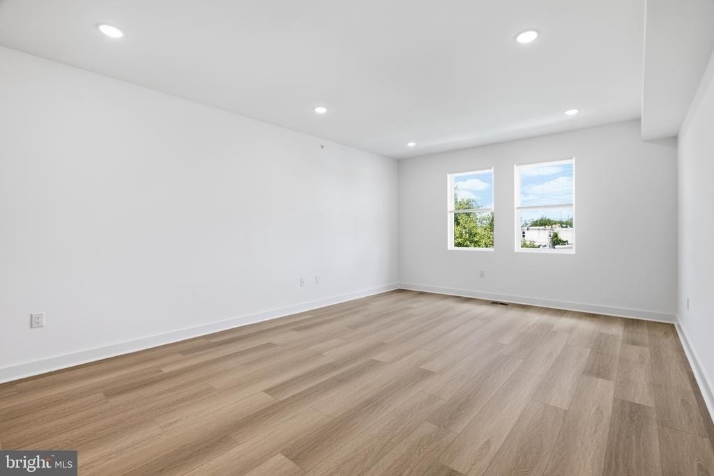 3931 Fairmount Avenue - Photo 12