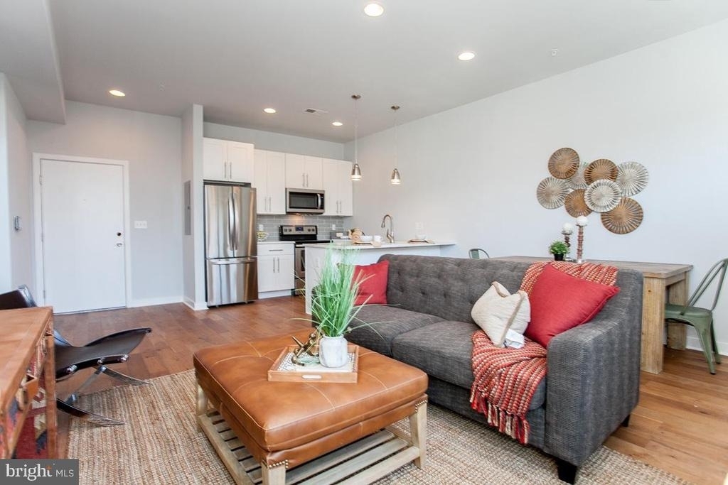 5938 Henry Avenue - Photo 2