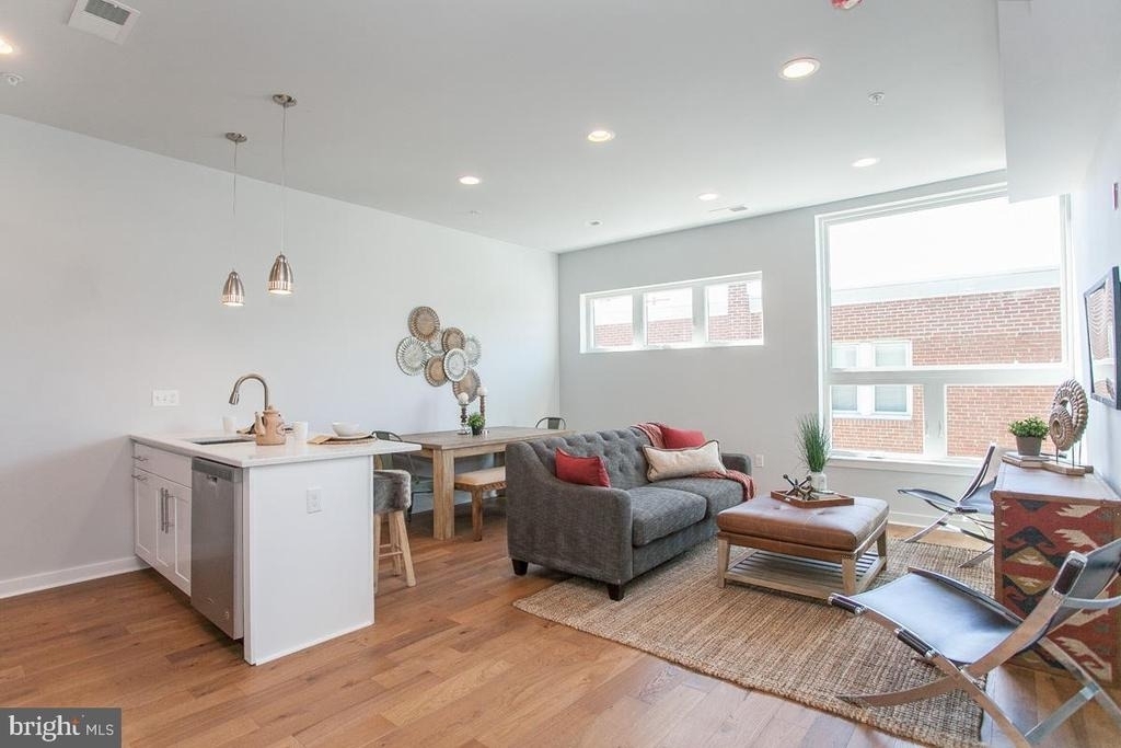5938 Henry Avenue - Photo 6