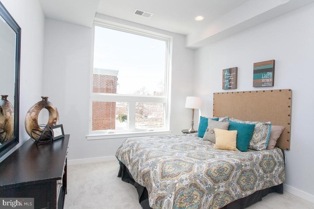 5938 Henry Avenue - Photo 7