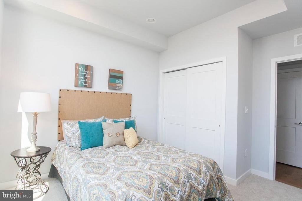 5938 Henry Avenue - Photo 8