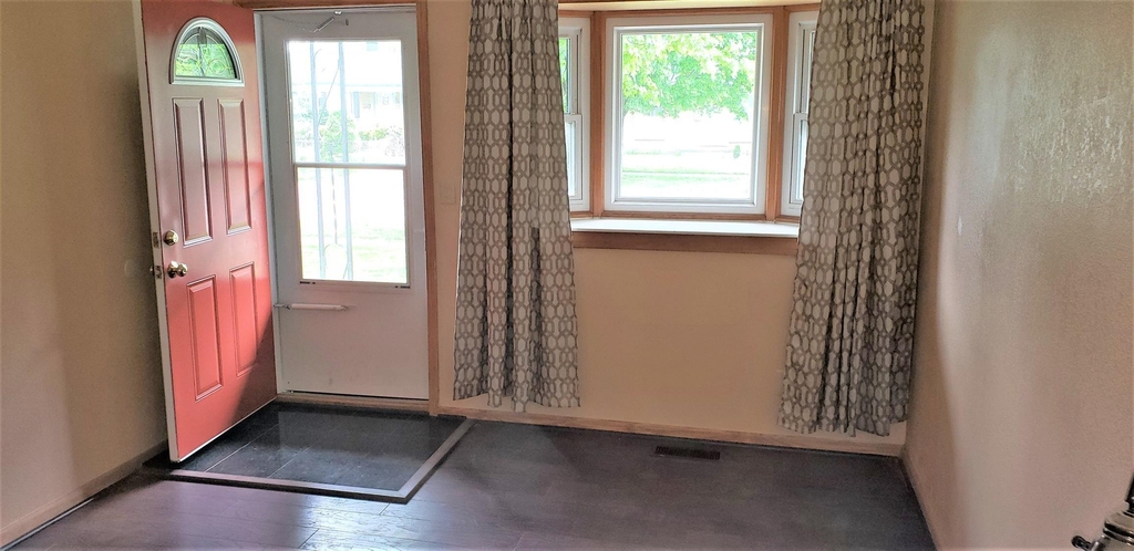 640 Calder Street - Photo 0