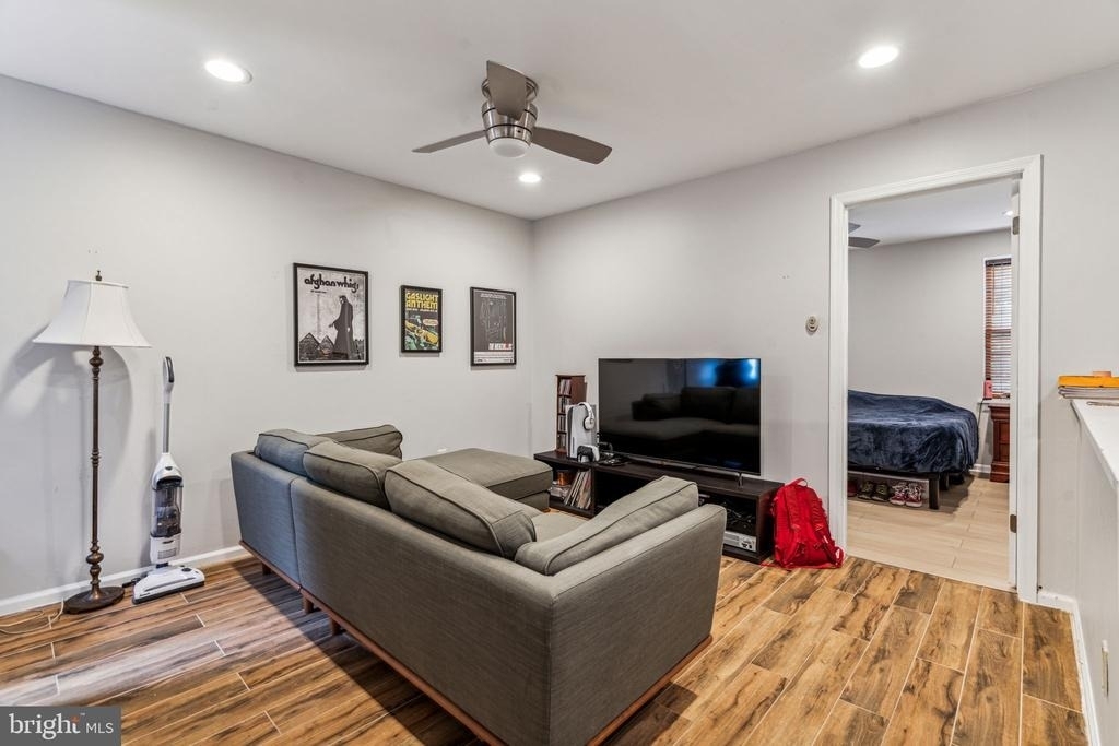 1007 Dickinson Street - Photo 1