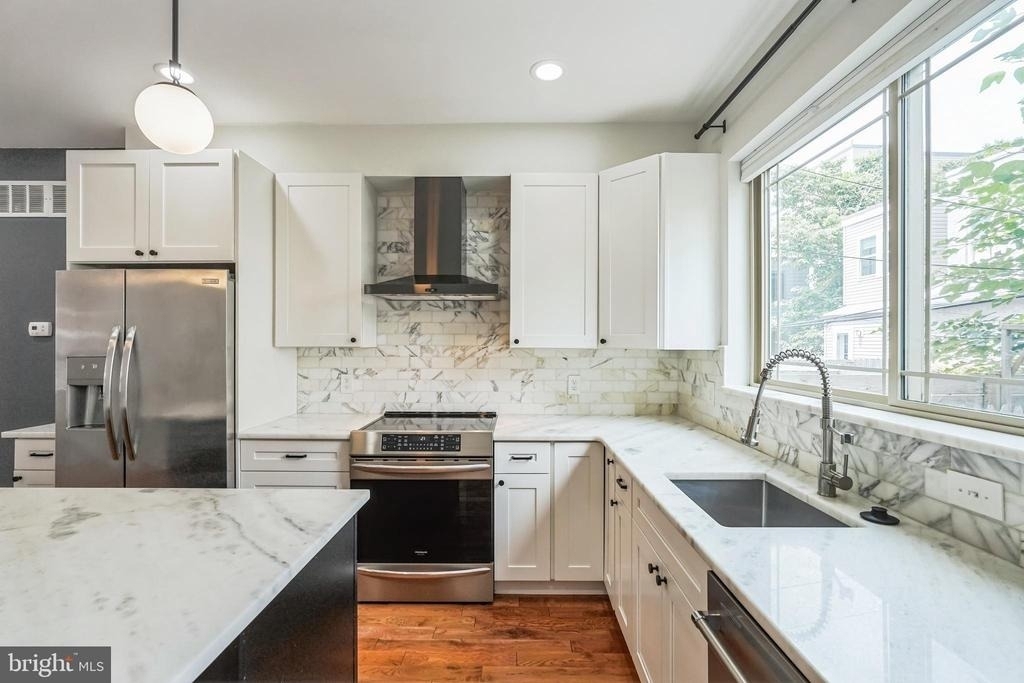 2241 Sears Street - Photo 8