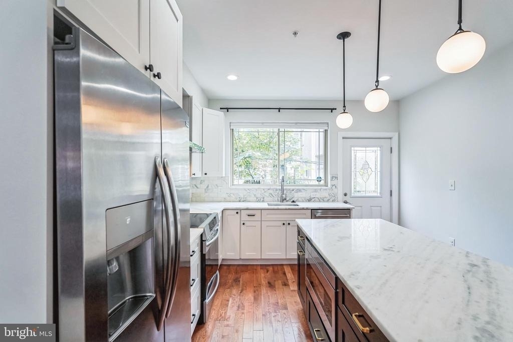 2241 Sears Street - Photo 10