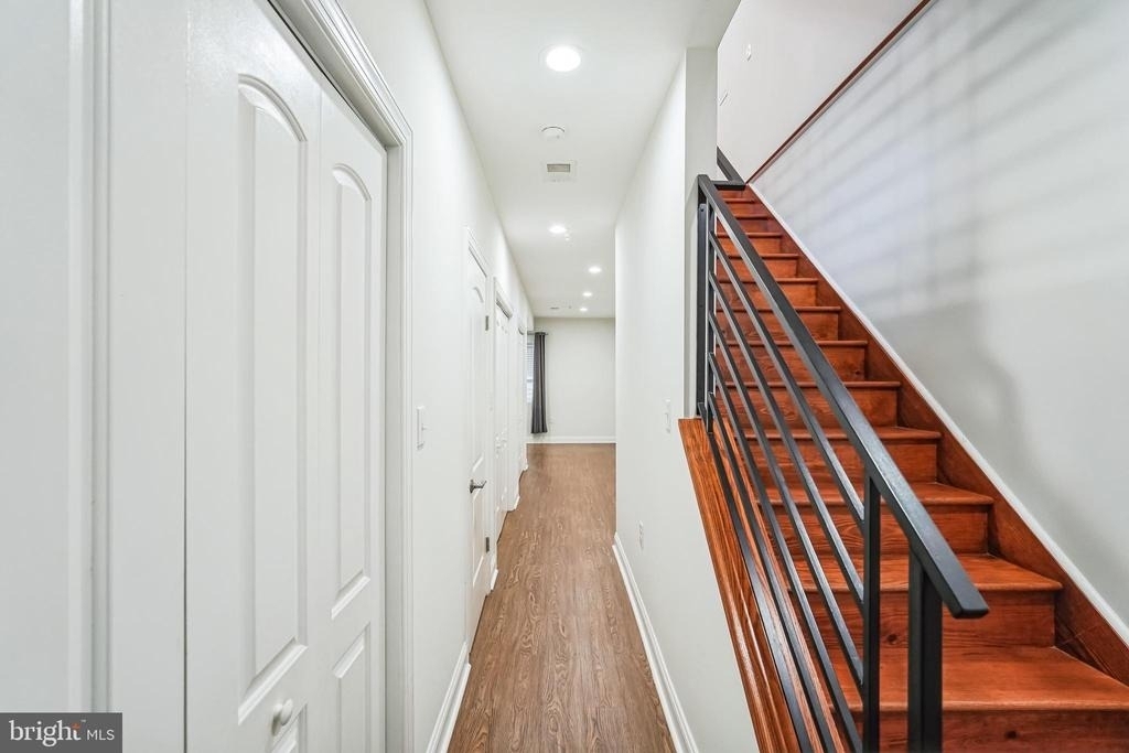 2241 Sears Street - Photo 4