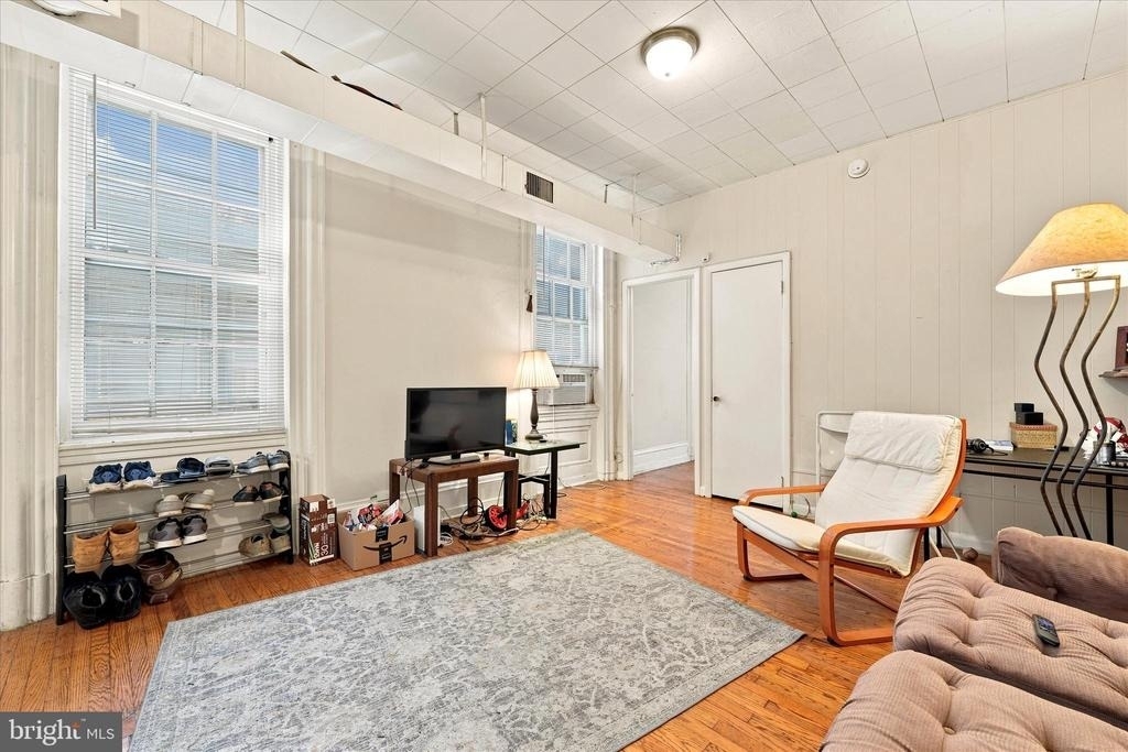 1807 Spruce Street - Photo 5