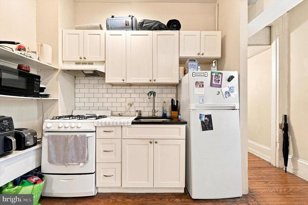 1807 Spruce Street - Photo 7
