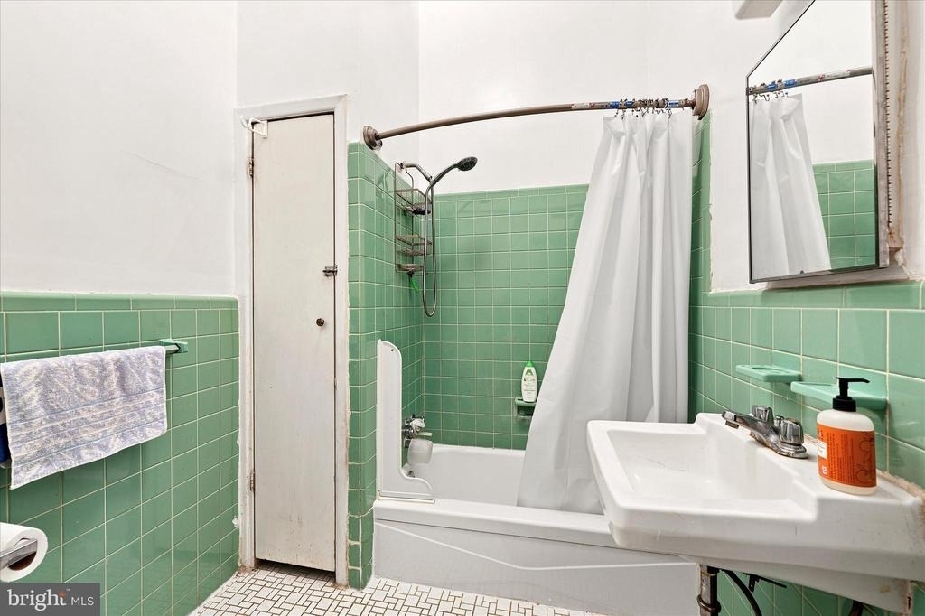 1807 Spruce Street - Photo 11