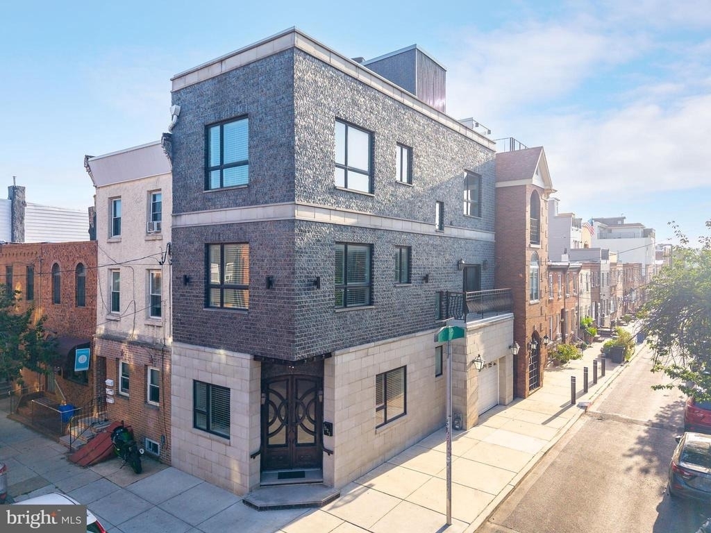 1526 S 10th Street - Photo 1
