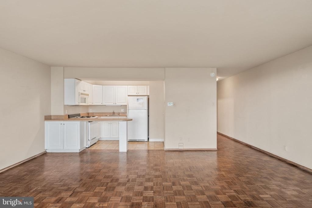 2401 Pennsylvania Avenue - Photo 13