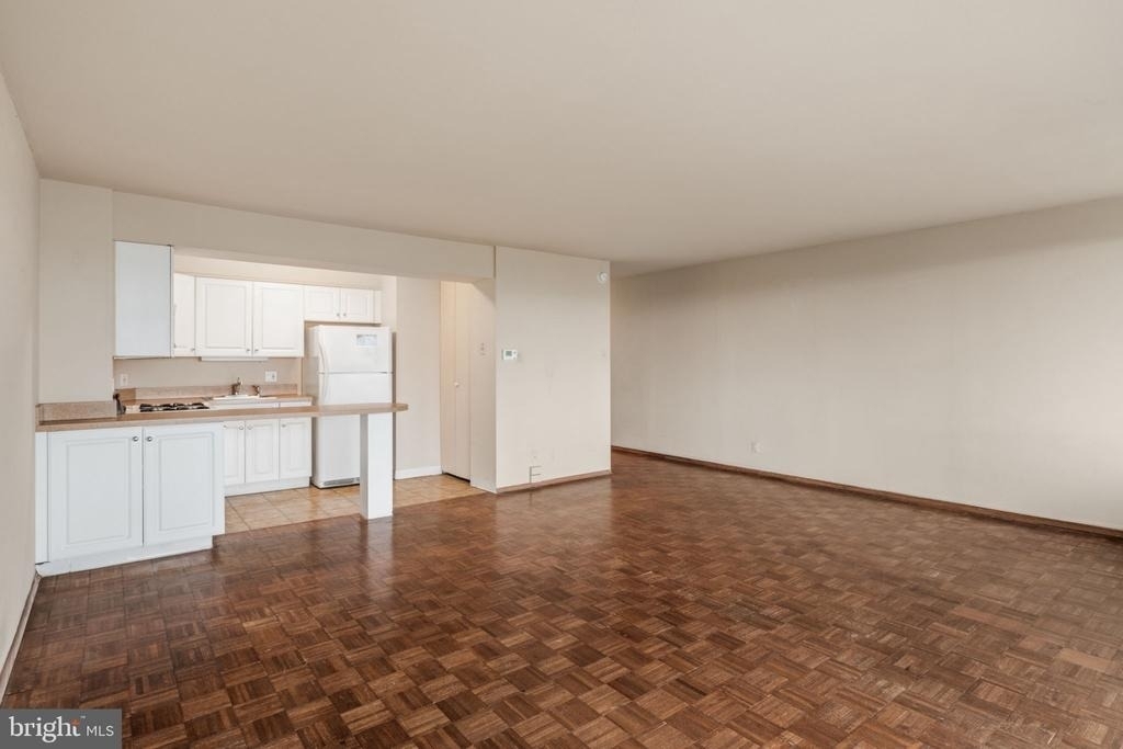 2401 Pennsylvania Avenue - Photo 16