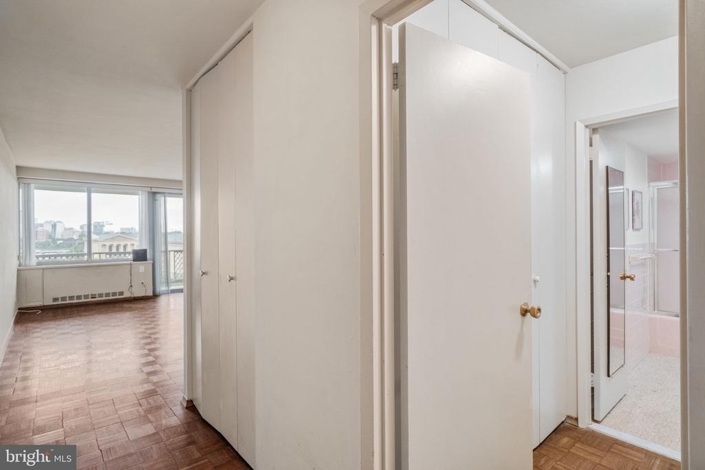 2401 Pennsylvania Avenue - Photo 18