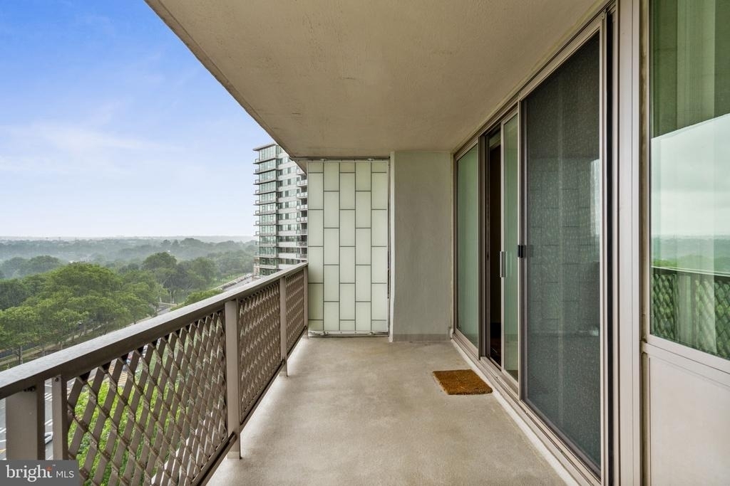 2401 Pennsylvania Avenue - Photo 9